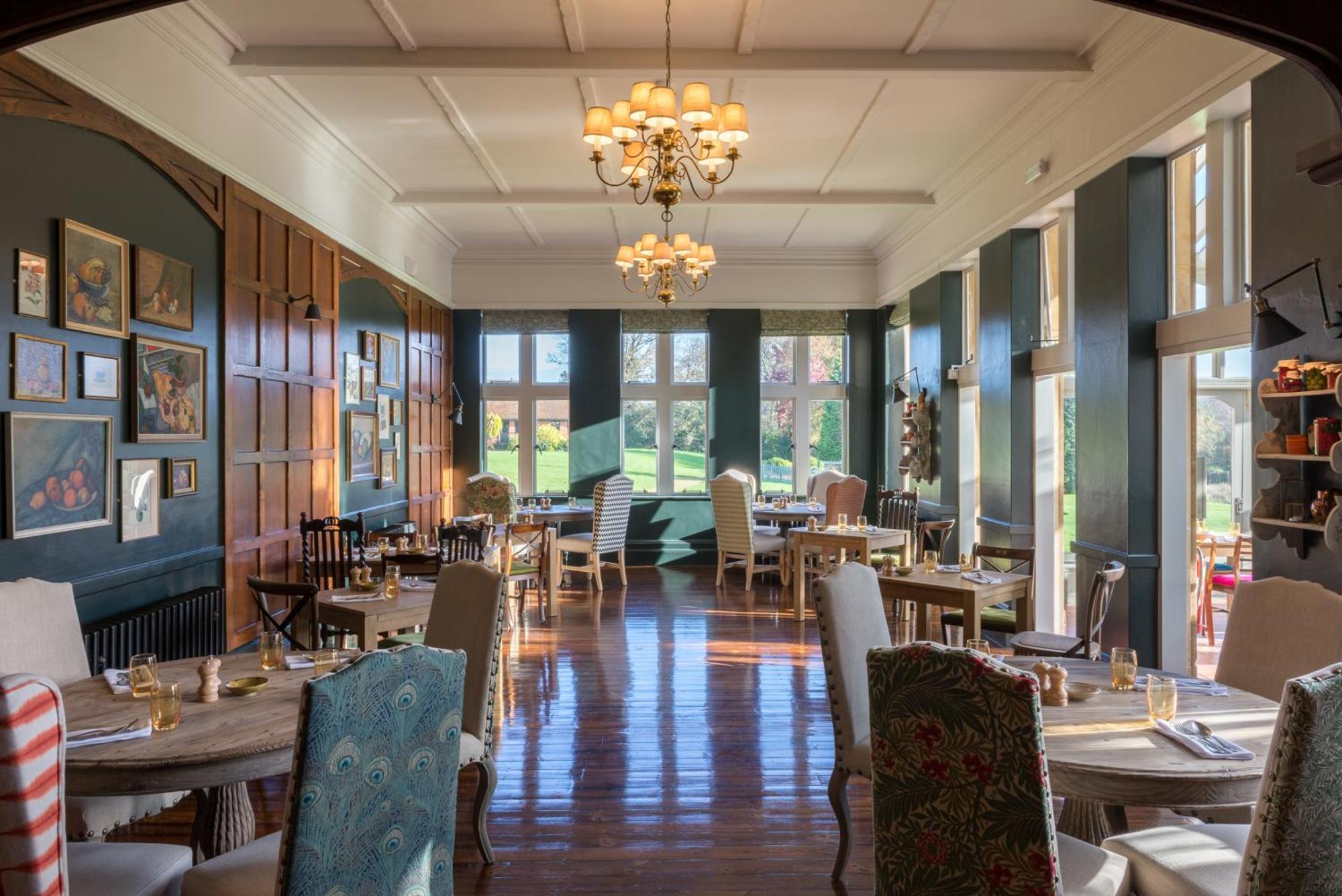 Отель Burley Manor Экстерьер фото