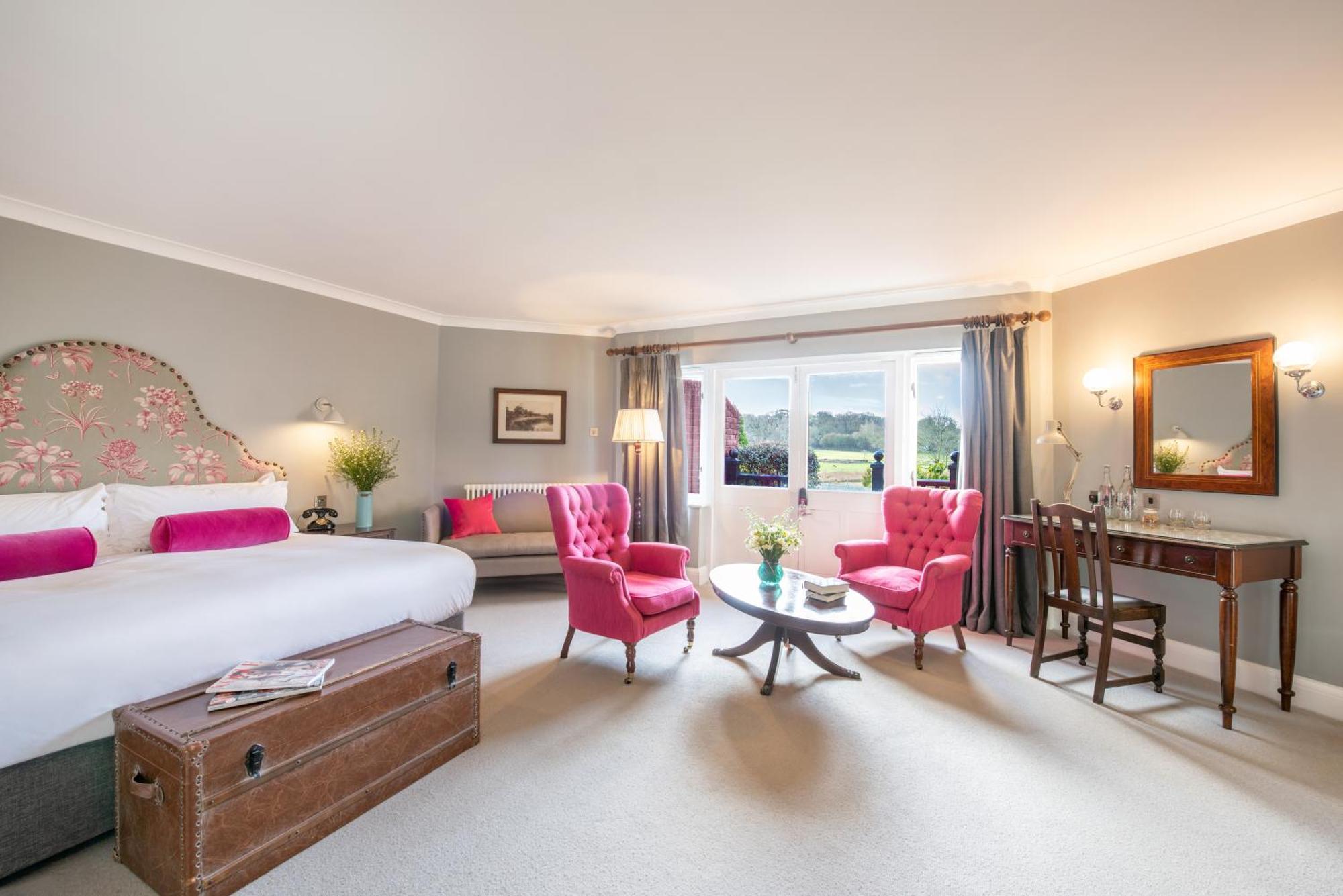 Отель Burley Manor Экстерьер фото