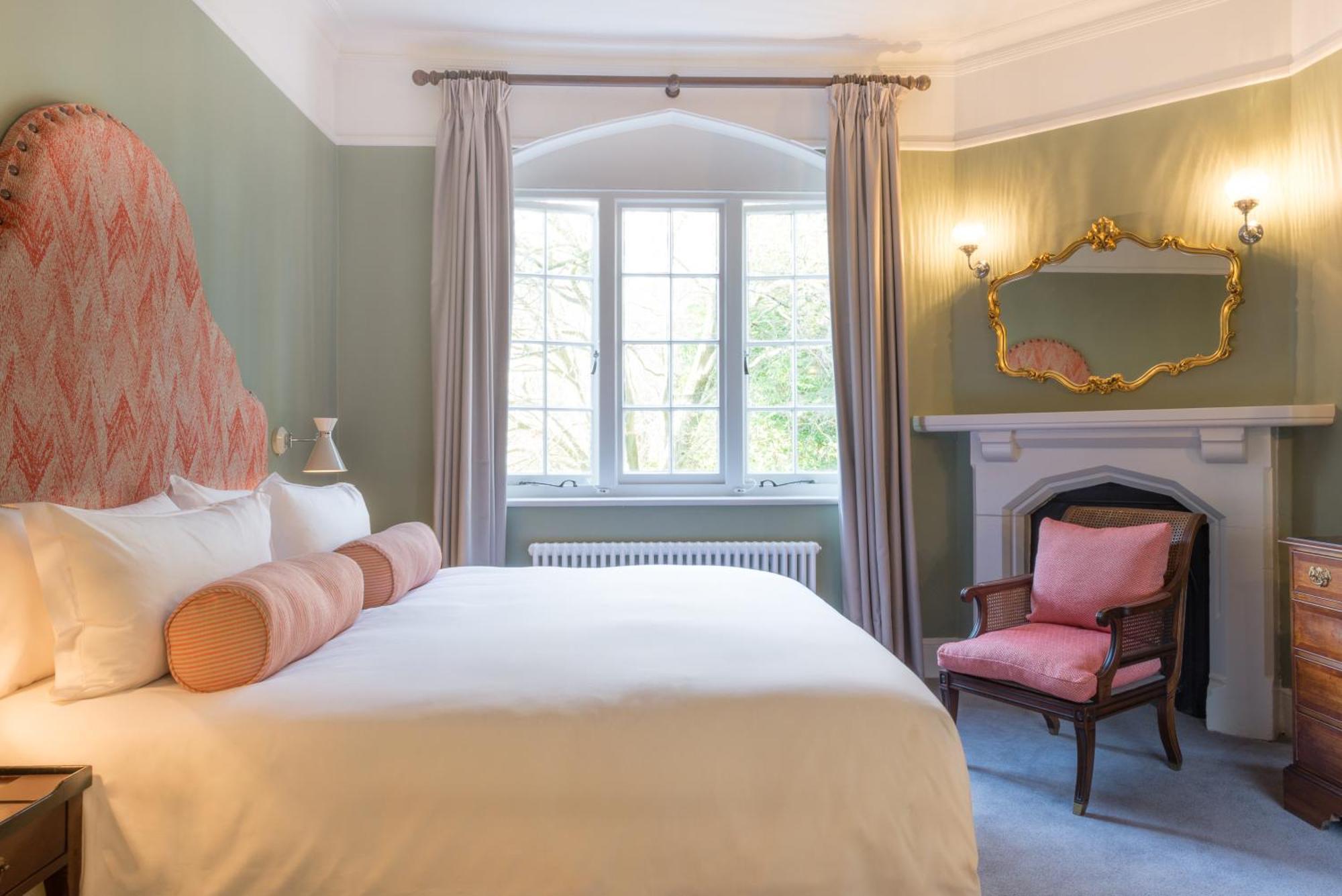 Отель Burley Manor Экстерьер фото
