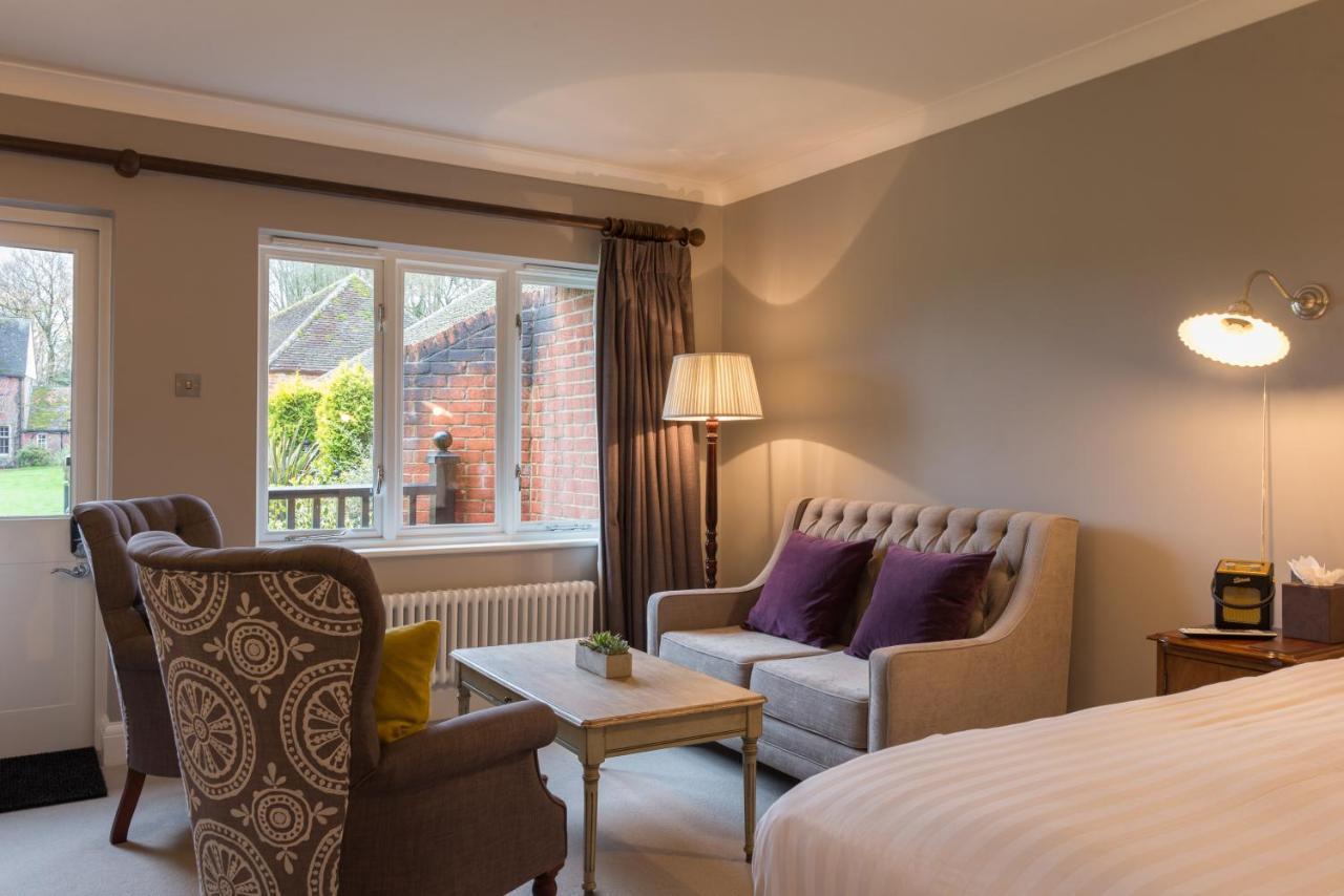 Отель Burley Manor Экстерьер фото