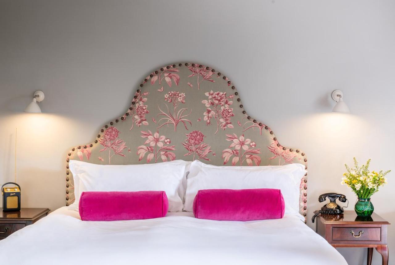 Отель Burley Manor Экстерьер фото