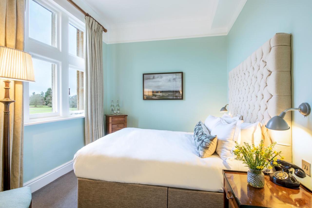 Отель Burley Manor Экстерьер фото