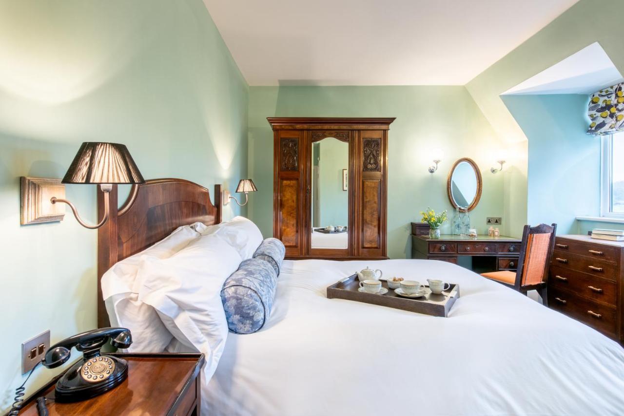 Отель Burley Manor Экстерьер фото
